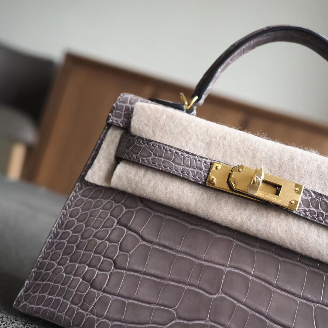爱马仕 Hermes Mini Kelly 二代  81斑鸠灰 亮面方块鳄鱼 金扣