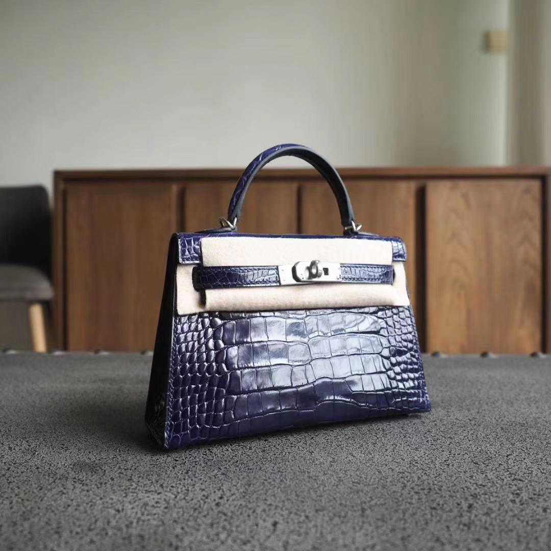爱马仕 Hermes Mini Kelly 二代 M3墨水蓝 亮面方块鳄鱼 银扣-白马工坊 | 爱马仕包包定制店 爱马仕 Hermes Mini Kelly 二代 M3墨水蓝 亮面方块鳄鱼 银扣