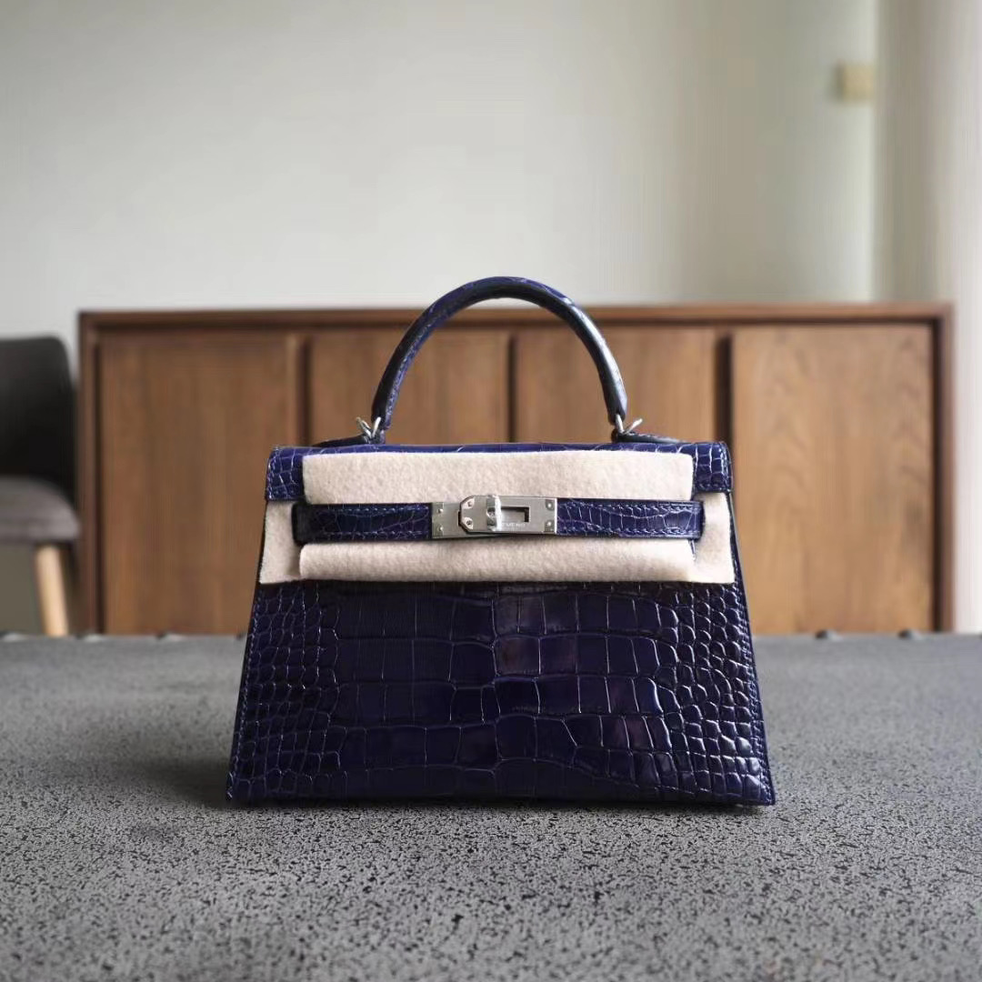 爱马仕 Hermes Mini Kelly 二代 M3墨水蓝 亮面方块鳄鱼 银扣-白马工坊 | 爱马仕包包定制店 爱马仕 Hermes Mini Kelly 二代 M3墨水蓝 亮面方块鳄鱼 银扣