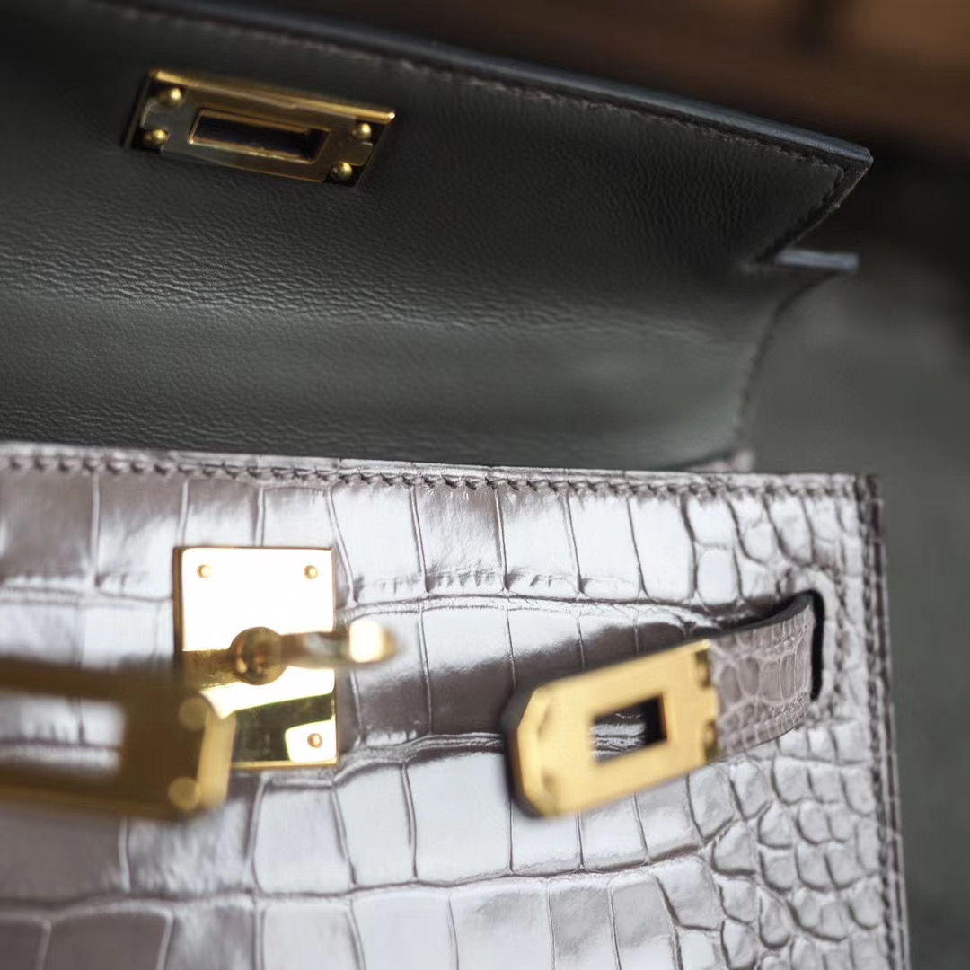 爱马仕 Hermes Mini Kelly 二代  81斑鸠灰 亮面方块鳄鱼 金扣