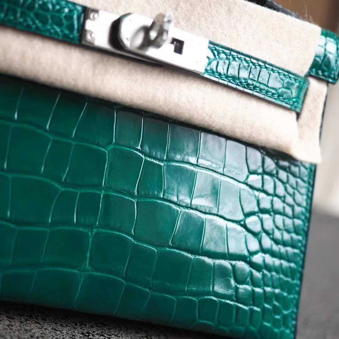 爱马仕 Hermes Mini Kelly 二代 6Q翡翠绿 亮面方块鳄鱼 银扣