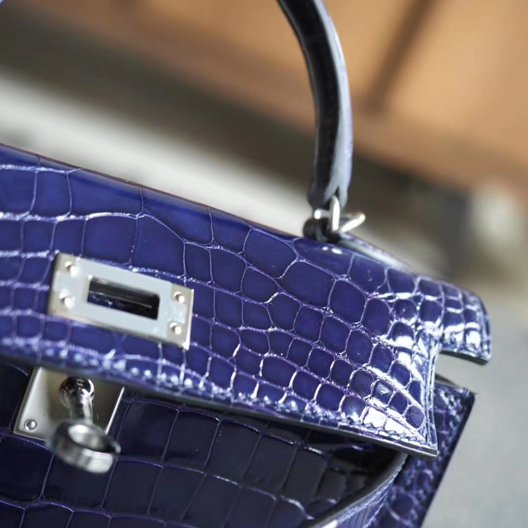 爱马仕 Hermes Mini Kelly 二代 M3墨水蓝 亮面方块鳄鱼 银扣-白马工坊 | 爱马仕包包定制店 爱马仕 Hermes Mini Kelly 二代 M3墨水蓝 亮面方块鳄鱼 银扣