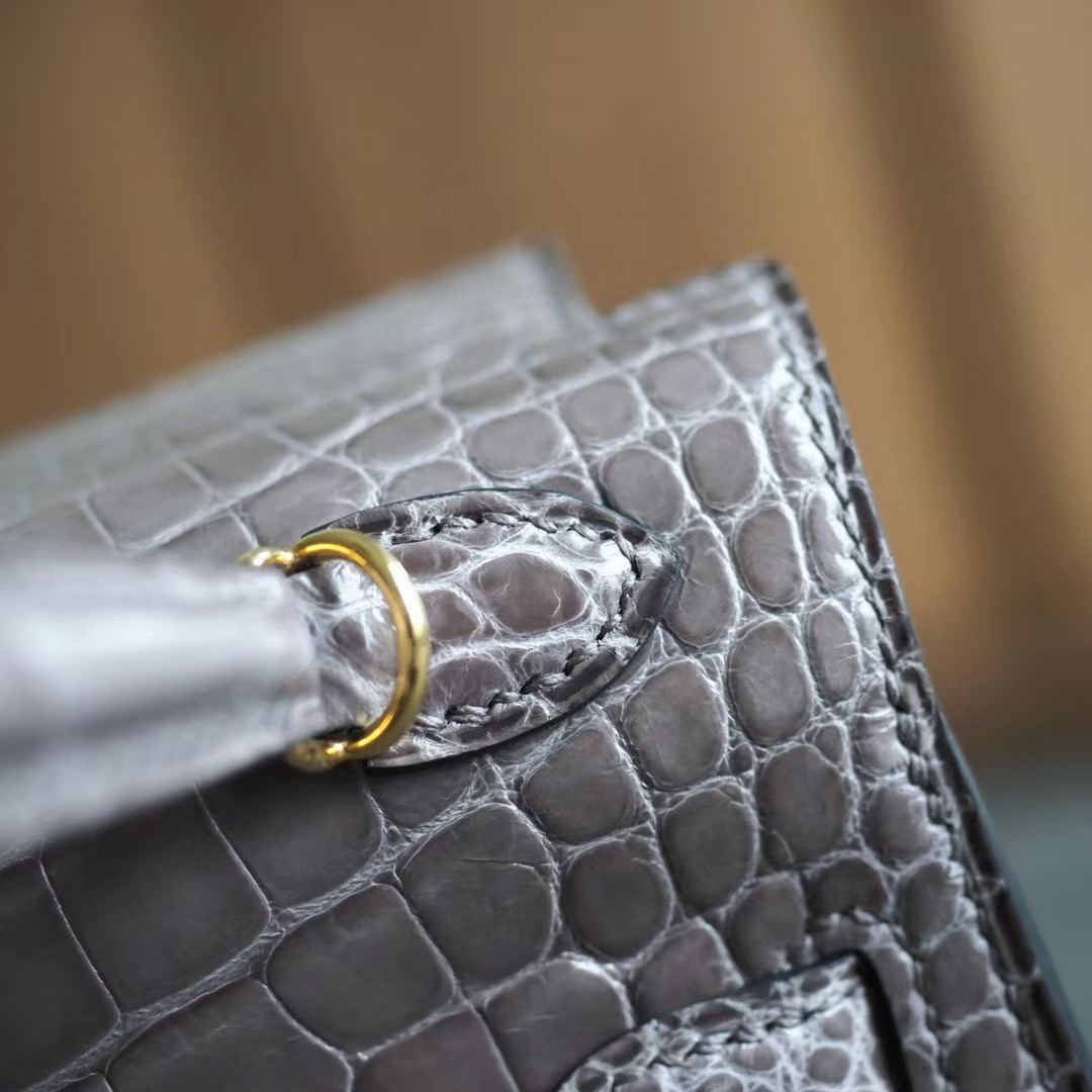 爱马仕 Hermes Mini Kelly 二代  81斑鸠灰 亮面方块鳄鱼 金扣